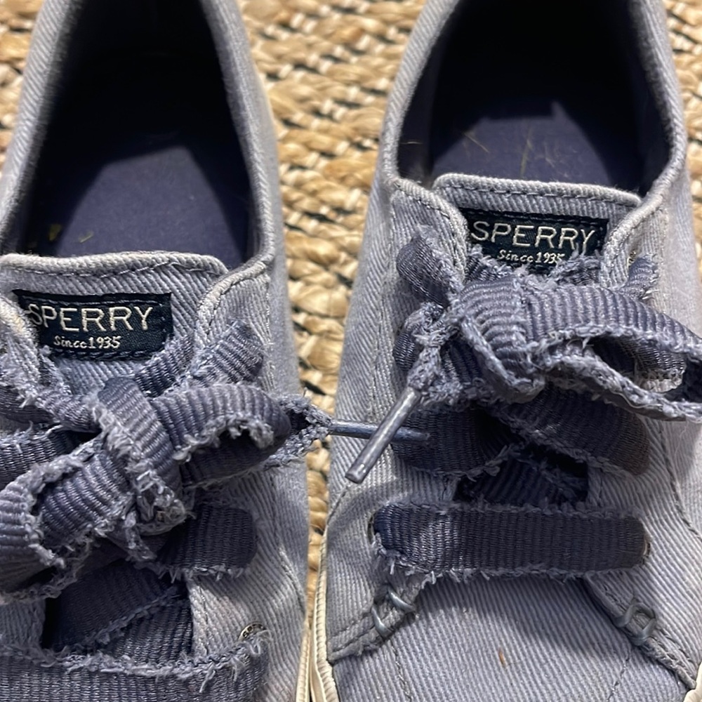 Sperry size 7